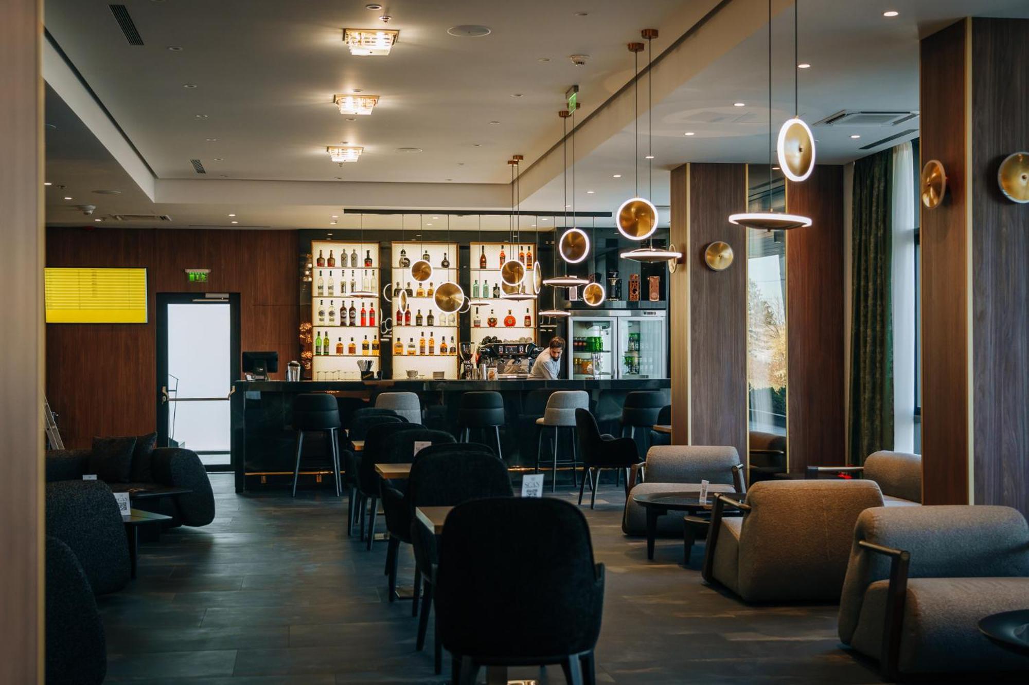 Sky Airport Hotel Клуж-Напока Екстериор снимка
