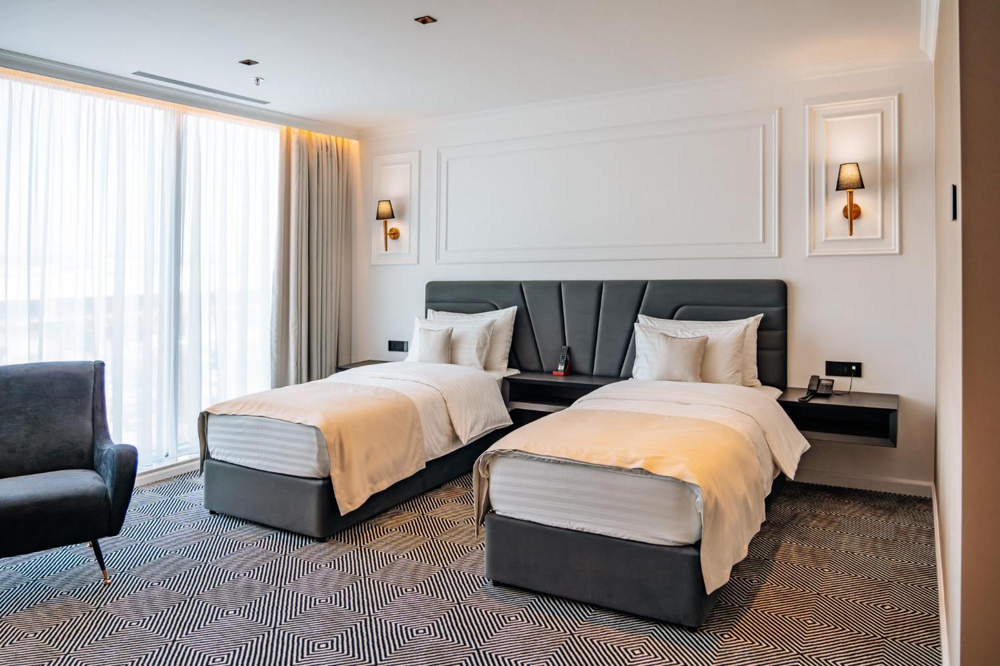 Sky Airport Hotel Клуж-Напока Екстериор снимка