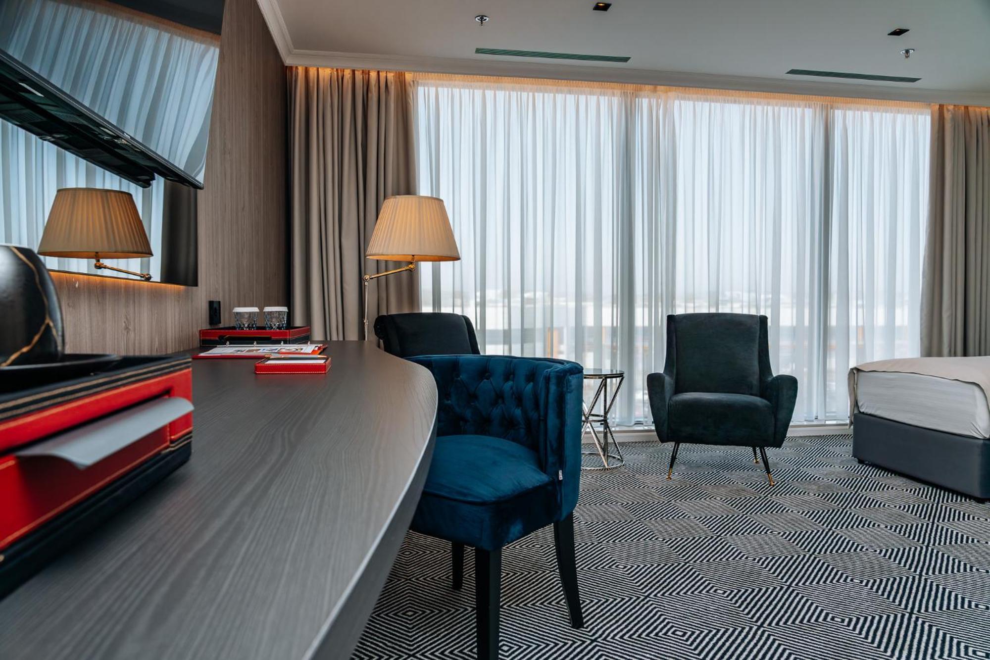 Sky Airport Hotel Клуж-Напока Екстериор снимка